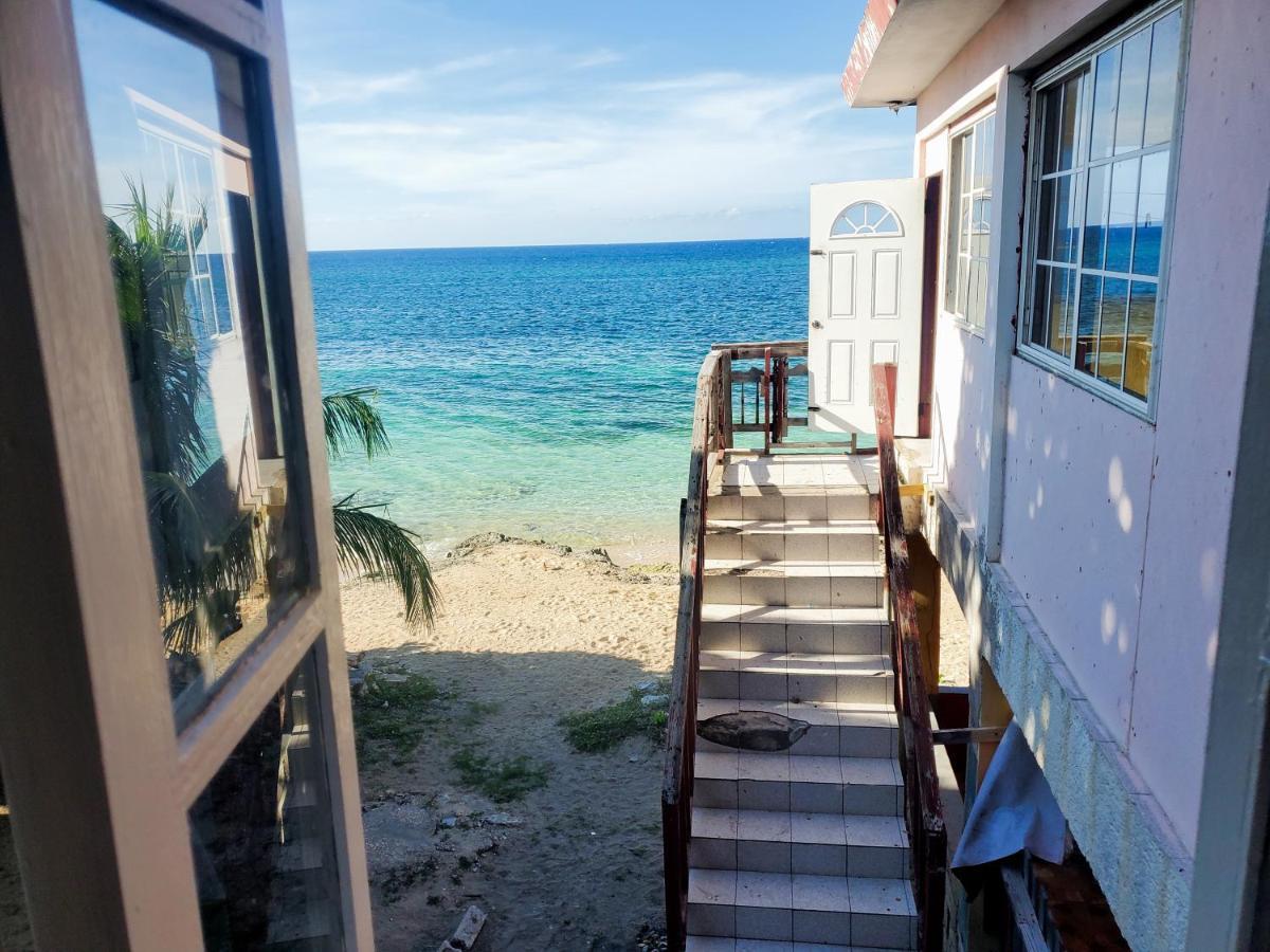 Evelin'S On The Beach Montego Bay Exterior photo